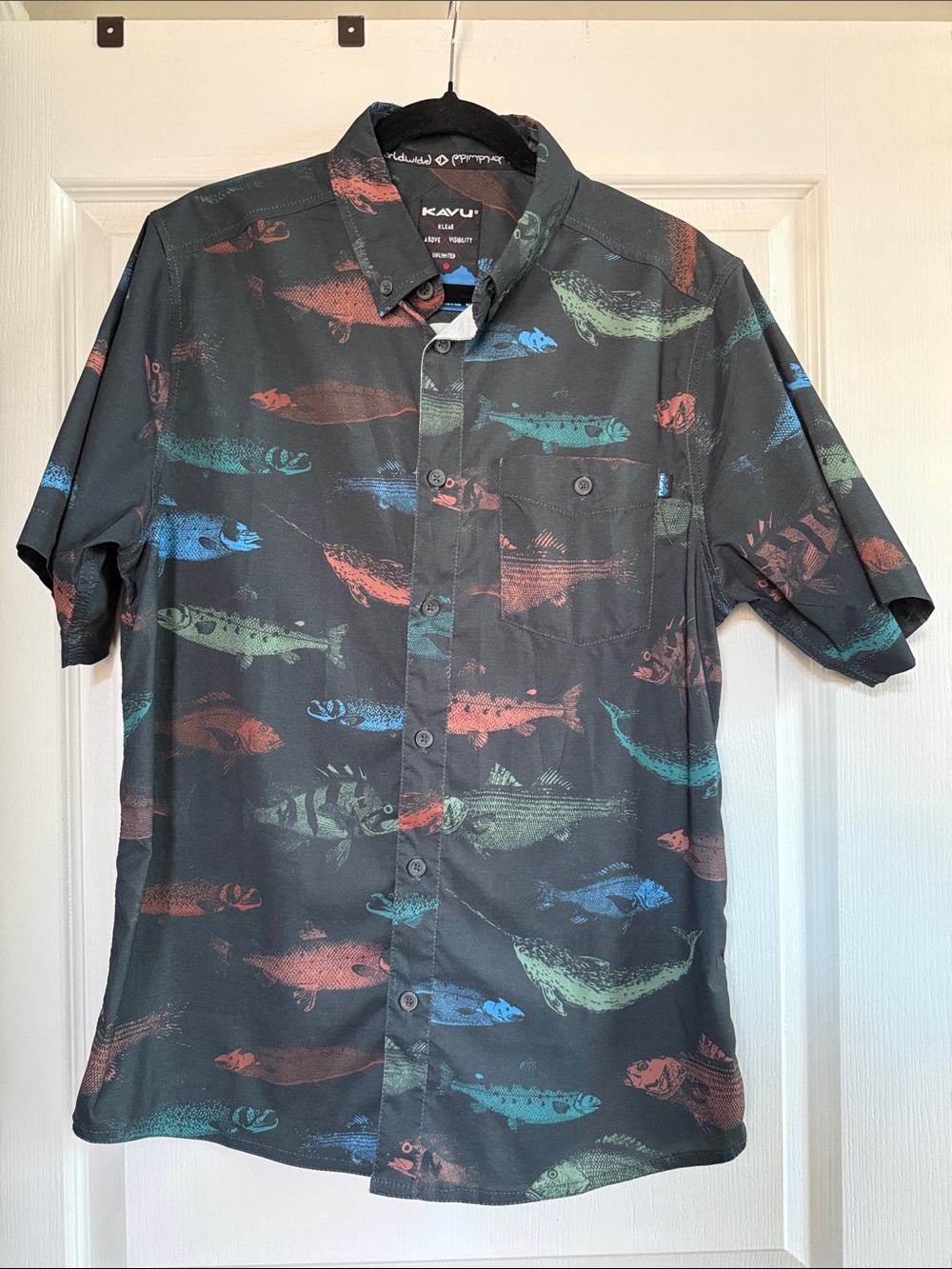 Kavu Men's Short-Sleeve Button-Down Shirt - Black with Blue, Green, Red Fish